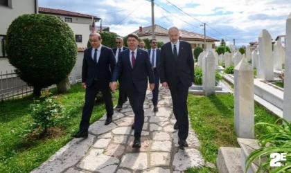 Adalet Bakanı Tunç, Aliya İzzetbegoviç’in kabrini ziyaret etti