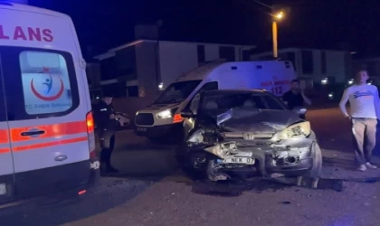 Düzce’de 2 otomobilin çarpıştığı kazada 4 kişi yaralandı 